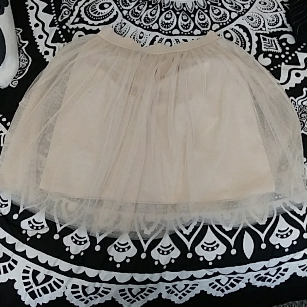 Lauren Conrad Cream Tulle Skirt